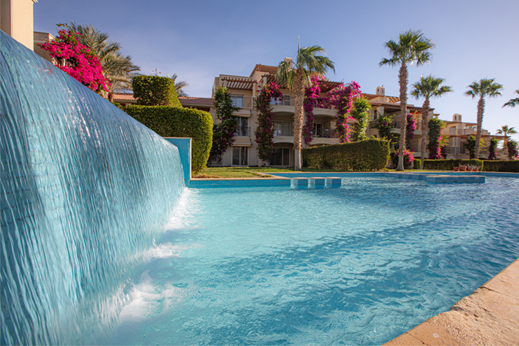 Studio with pool view in Veranda - 2
